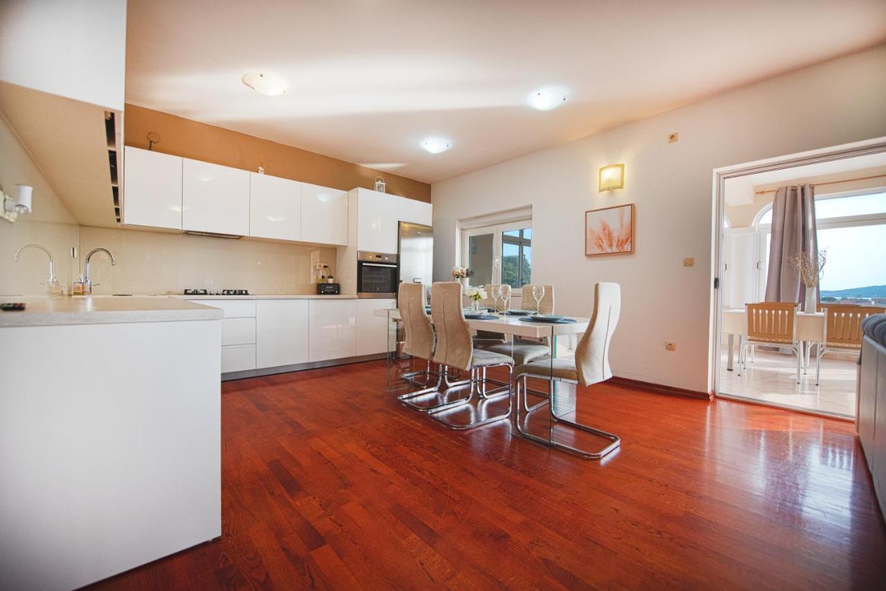 Penthouse Lux Mareta Apartment Bibinje
